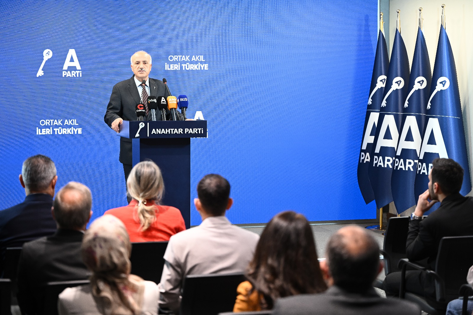 Hükümetin Sessizliği Tartışma Yarattı: Kamuoyu Açıklama Bekliyor