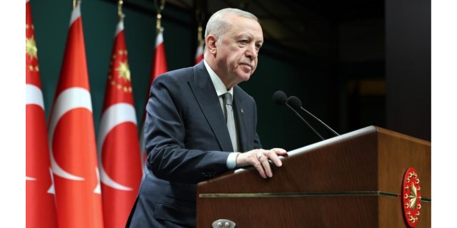 Erdoğan'dan Eğitimcilere Minnet: Şehit Öğretmenler Anıldı, Atama Müjdesi