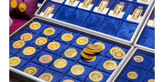 Altın Yükselişte: ABD Verileri ve Fed Beklentisiyle Ons Zirvede