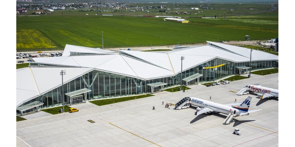Kars Havalimanı Ekimde Coştu: 48 Bin Yolcu, 311 Uçuşla Rekor Kırdı