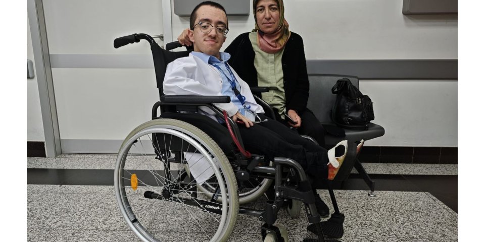 Cam Kemikle Gelen Şifa: Hamza'nın Azmiyle Doktorluk Hayali Gerçek!