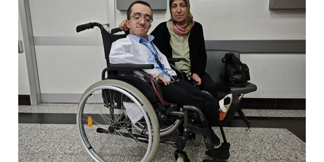 Cam Kemikle Gelen Şifa: Hamza'nın Azmiyle Doktorluk Hayali Gerçek!