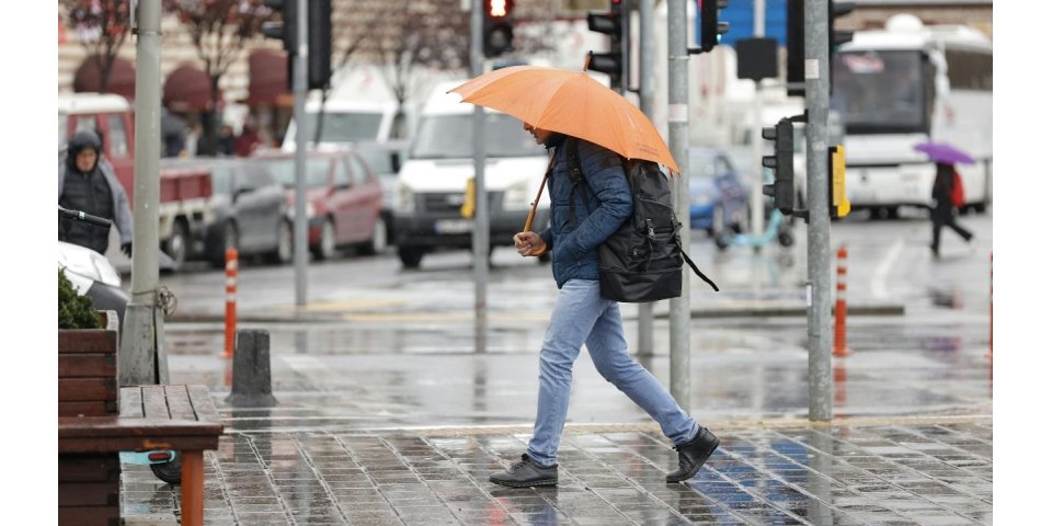 Karadeniz'e Sağanak Uyarısı! Doğu'da Kar, Batı Açık, Ankara Yağmurlu