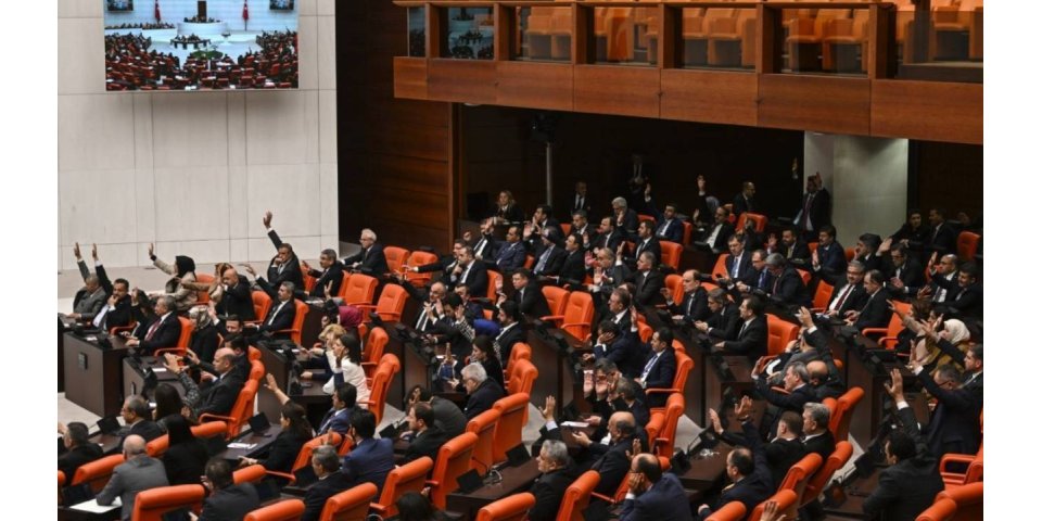 TBMM'de Bütçe Maratonu: Ticaret ve Ulaştırma Bütçeleri Onaylandı!