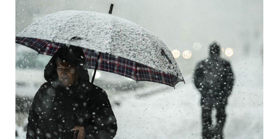 Doğu'da Kar Esareti: Van, Erzurum, Kars, Ardahan Yollar Kapandı!