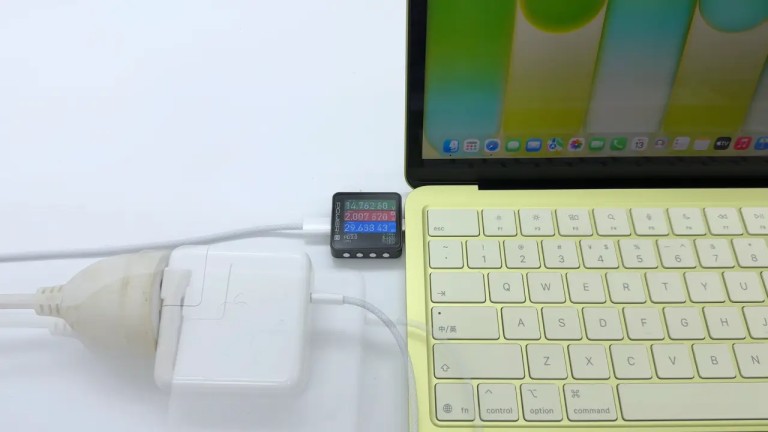 MacBook Neo Şarj Hızı Testi Kesinleşti: 30W Sınırı ve Kutu İçeriği Çelişkisi