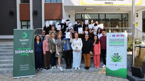 İzmir'de 60 Çocuk Dijital Bağımlılıkla Mücadele Eğitimi Aldı (12-17 Yaş)