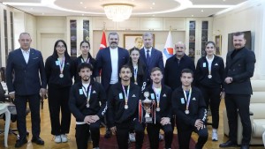 AİÇÜ Badminton Takımı Türkiye 2'ncisi, Süper Lig'e Yükseldi