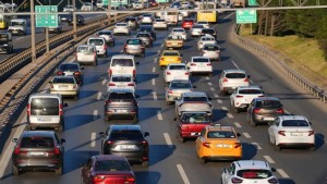 TÜİK: Türkiye'de Araç Sayısı 34 Milyona Ulaştı, En Popüler Renk Gri (%42)