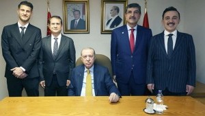 2. Lig şampiyonu Batman Petrolspor'dan Erdoğan'a şampiyonluk forması