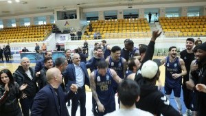 Çayırova Belediyesi 5 Yılda 5 Kupa ile Kocaeli'nin 33 Yıllık BSL Hasretini Bitirdi