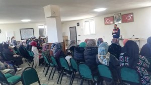 Kars Akyaka'da annelere uyuşturucuyla mücadele eğitimi