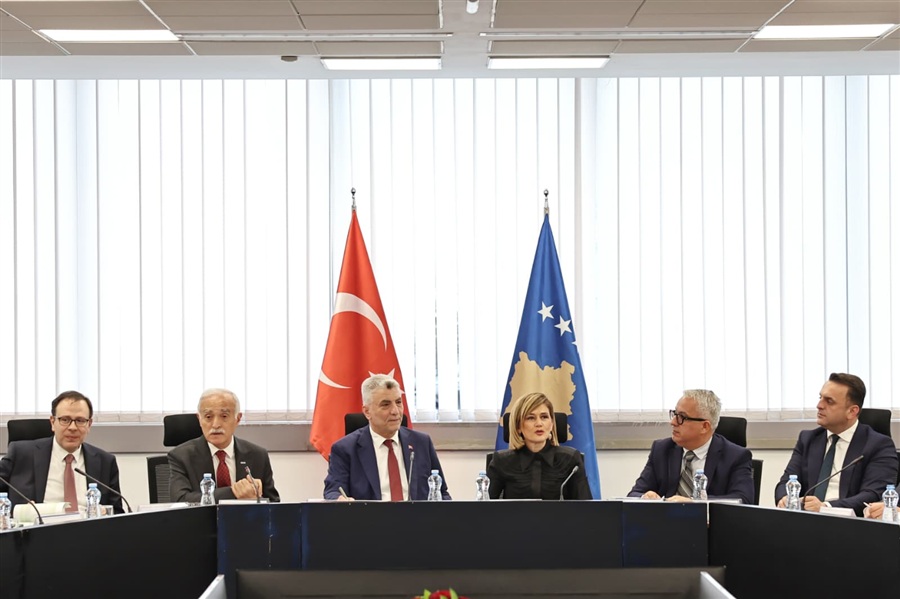 Ticaret Bakanı Bolat, Kosova'da