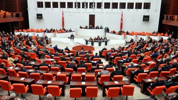 TBMM'de Tapu Kanunu Değişiklikleri ve Depremzedelere Destek Gündemi