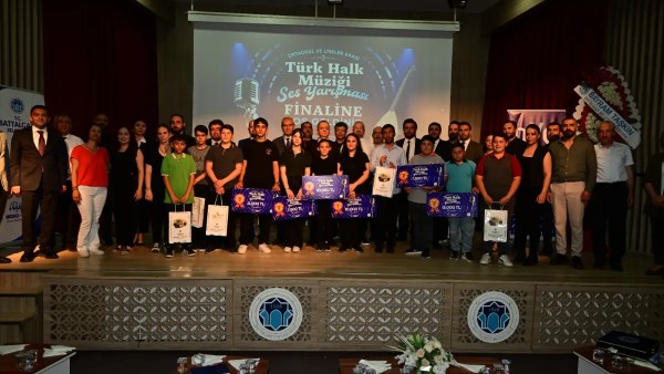 Türk Halk Müziği Ses Yarışması Finali Yoğun İlgiyle Gerçekleşti