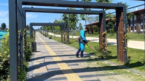 Gebze Millet Bahçesi'ndeki Bakım Çalışmaları Hız Kazandı