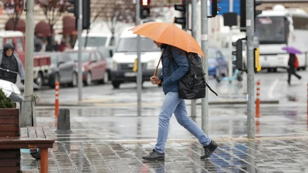 Meteoroloji'den Kuvvetli Yağış Uyarısı: Sel ve Heyelan Tehdit Ediyor