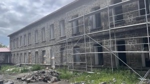 Kars'taki Tarihi Susuz Hükümet Konağı'nın Restorasyon Çalışmaları Devam Ediyor