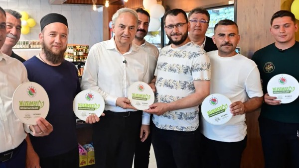 Kepez Belediyesi “Temizlik Kirletmemektir” kampanyasını Şehit Üsteğmen Gökhan Korkut Caddesi’nde başlattı
