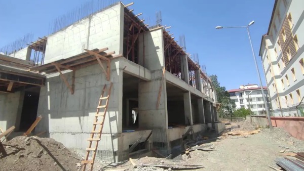 Kars Kağızman’da 1 Ekim Ortaokulu ve Mustafa Yalçın İlkokulu İnşaatları Hızla İlerliyor