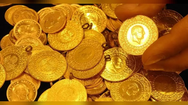 Uluslararası piyasalarda spot altın yüzde 0,7 düşüşle 4.162,60 dolara geriledi