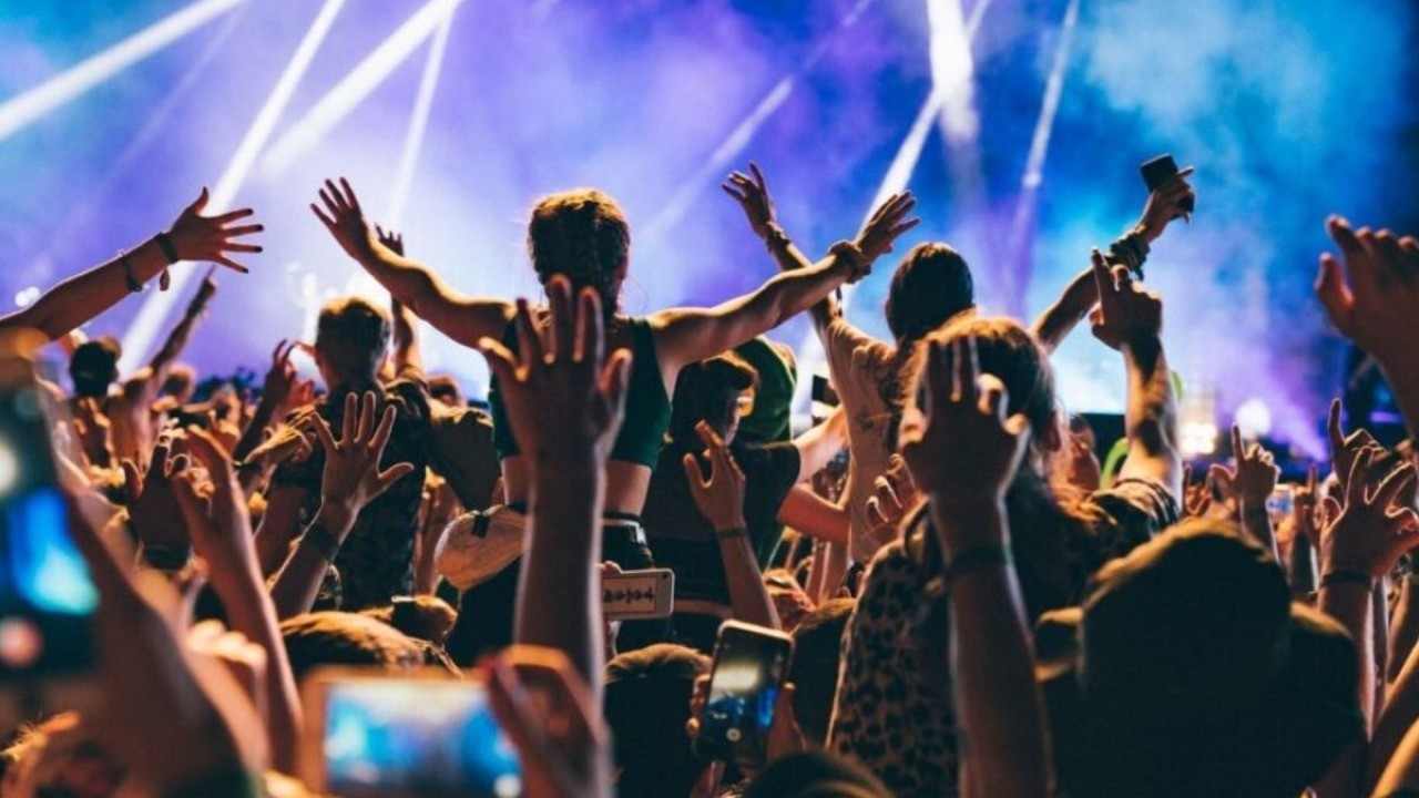 Turizm Tesislerinde Müzik İçin Lisans Zorunluluğu: (31 Aralık 2026) Son Tarih Belirlendi