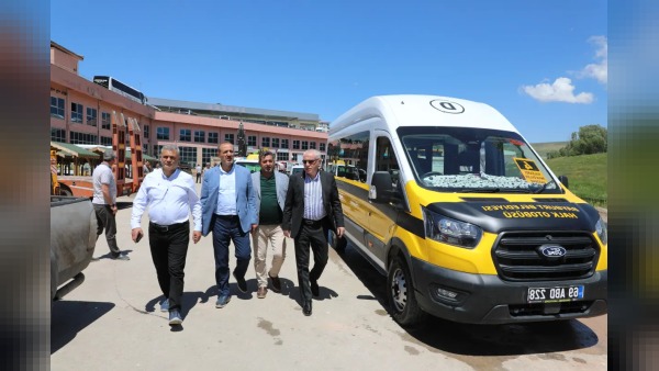 Bayburt Belediyesi 79 Milyon TL'lik Yeni Araçlarla Filoyu Güçlendirdi
