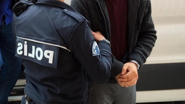 İstanbul merkezli operasyonda 19 kişi sahte reçeteyle yüksek maliyetli ilaç kaçakçılığıyla gözaltında