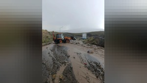 Kağızman'da sel sonrası Kaymakam Okan Daştan sahada incelemelerde bulundu