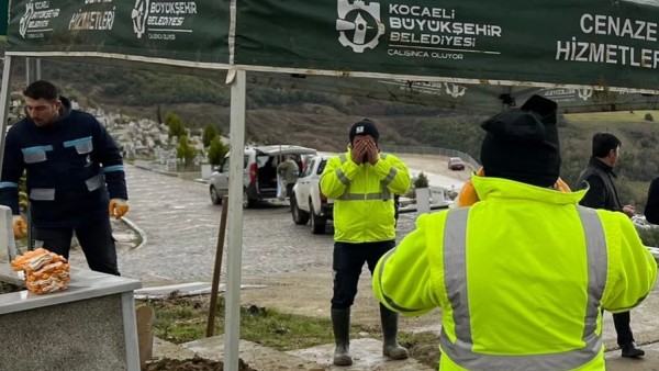 Kocaeli’de Kimliği Belirlenemeyen 15 Gün Bekletilip Meçhul Olarak Defnediliyor