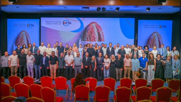 Antalya'da Ekmek Zirvesi: Türkiye 14 Yıldır Dünya Un İhracatında Lider