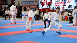 Kocaeli’de 1600 sporcunun katıldığı Türkiye Ümit Genç U21 Premier Ligi Karate Şampiyonası başladı