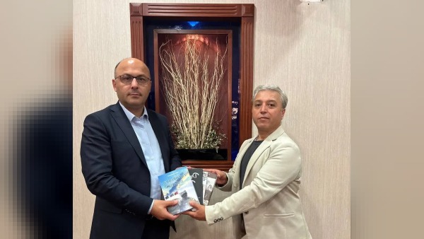 Etibar Həsənzadə, Karabağ Zaferi eserlerini BHA Genel Müdürü Muhammet Kaçar’a sundu