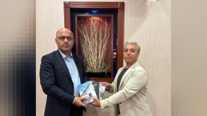 Etibar Həsənzadə, Karabağ Zaferi eserlerini BHA Genel Müdürü Muhammet Kaçar’a sundu