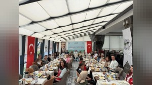 İstanbul'da 30 Haziran Koruyucu Aile Günü etkinliğinde Vali Ziya Polat çocuklarla buluştu