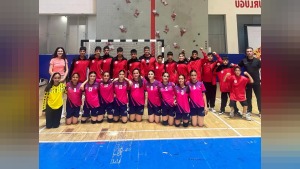 Kars kız hentbol takımı grubunu ikinci tamamlayarak finale yükseldi
