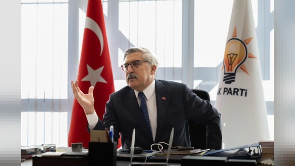 AK Parti’den Özgür Özel’in Financial Times yazısına sert tepki: “Tarihin yanlış tarafındasınız”