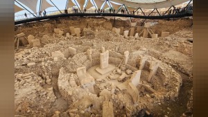Göbeklitepe’de 20 Anıtsal Yapı ve 6 Metrelik Sütunlaryla Dünyanın En Eski Tapınağı