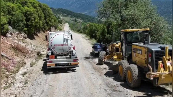 Isparta’da Hacıaliler Köyü ve Şanlı-Antalya Yolu’nda Şarampol Düzenleme Çalışmaları Tamamlandı