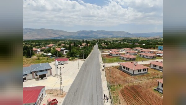 Doğanşehir’de 6,5 kilometrelik yol yenilendi, 800 hanenin ulaşımı kolaylaştı