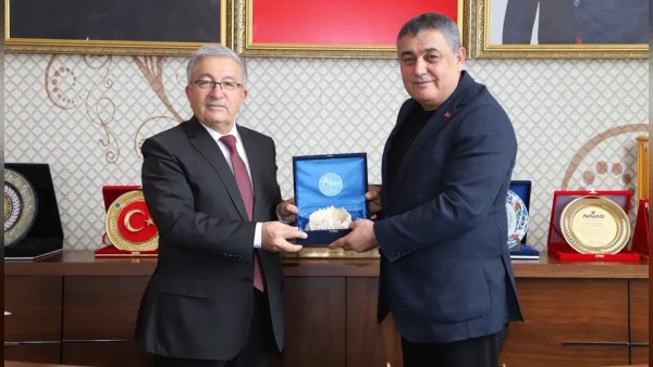 Antalya Aksu ile Isparta Aksu belediyeleri iş birliği protokolüne imza attı