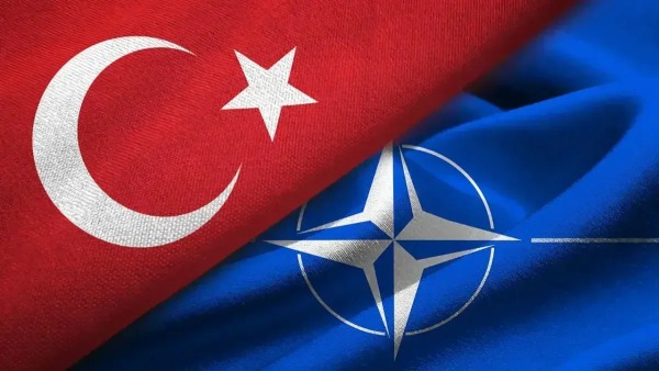 NATO zirvesinin ilk gününde Erdoğan ve Emine liderleri Külliye’de ağırladı