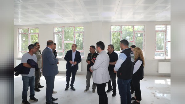 Kars’ta Vali Ziya Polat eğitim yatırımlarını yerinde inceledi