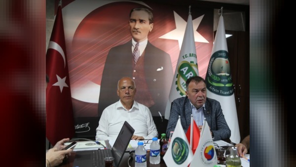 Artvin’de kestane balının kilogram fiyatı 3 bin 500 TL olarak belirlendi