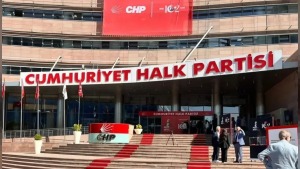 CHP’nin İstanbul davasında tedbir kararı devam: Gürsel Tekin görevine sürdürüyor