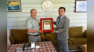 Kırıkkale Valisi şehit Ergün’ün babasına Şehadet Belgesi takdim etti