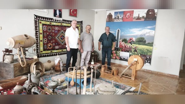 Kars’ta 1.600 kilometre yol sonrası Karakoyunlu Ata Ocağı’nda buluşma