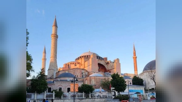 Diyanet 00.13’te 15 Temmuz sela ve hatm-i şerif duyurdu