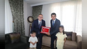 Kars’ta 15 Temmuz’da Vali Ziya Polat, Gazi Fazıl Boztaş’ı ziyaret etti