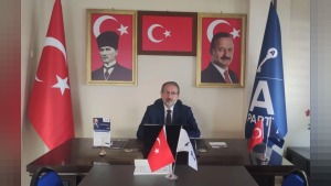 Binali Yıldırım, Kars’taki türbelerin inanç ve kültür mirası olduğunu anlattı